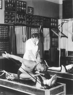 Joseph Pilates – Cadillac – Reformer Joseph Pilates Professeur Pilates - Cours Pilates